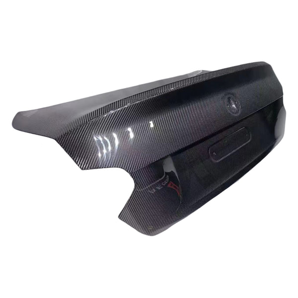 M2 G87 Gen Pro STYLE Pre-preg Carbon Trunk