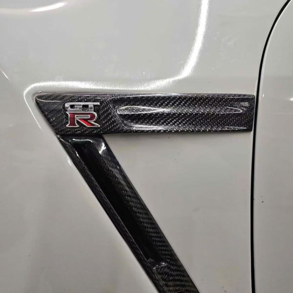 GT-R R35 OE Fender Garnish