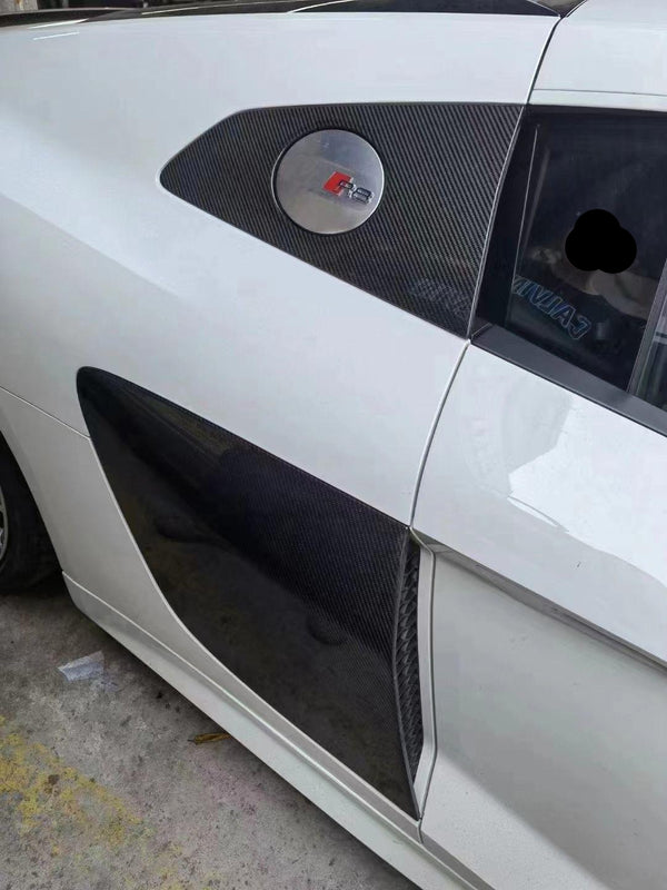 R8 (2016-2023) OE Style Pre-preg Carbon Door Panels